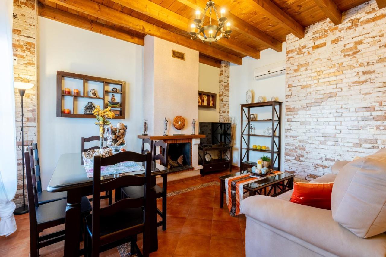 Vll Vivienda Rural A Las Puertas De Donana Villamanrique De La Condesa Exterior photo